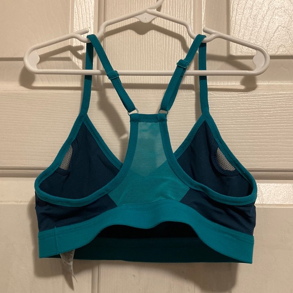 Girls Nike Sport Bra - Picture 2 of 3